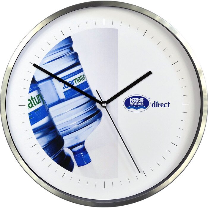 klokken met logo