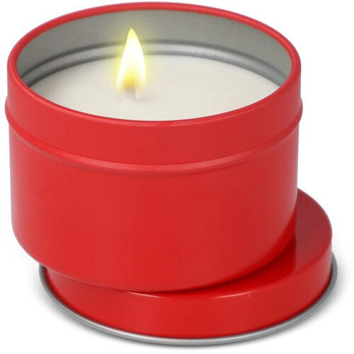 Kirtan plantaardige geurkaars in groot gerecycled blik rood