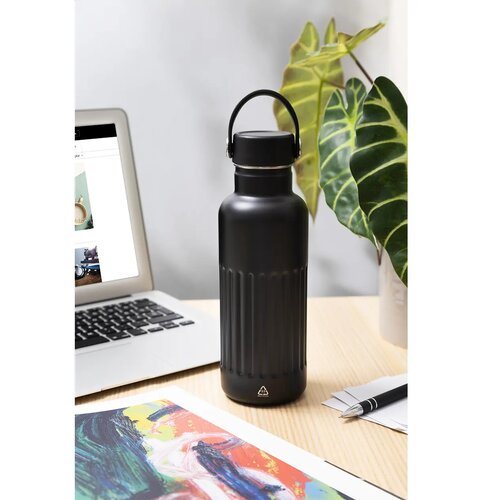 Streaky Go Geïsoleerde Fles Zwart