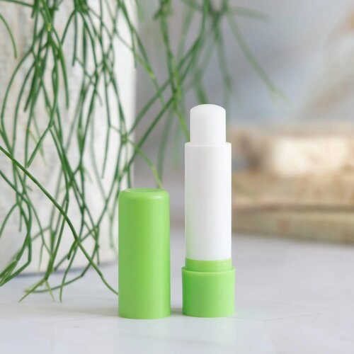 Klassieke lippenbalsemstick gerecycled materiaal lichtgroen