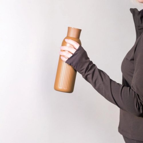 Sagaform Tekla Push stalen fles met druk dop gerecycled) 500 ml bruin 500 ml