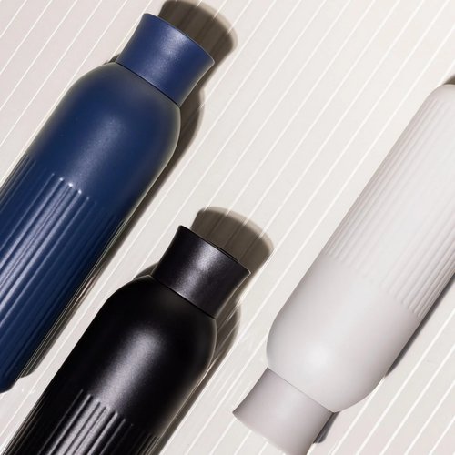 Sagaform Tekla Push stalen fles met druk dop gerecycled) 500 ml donkerblauw 500 ml